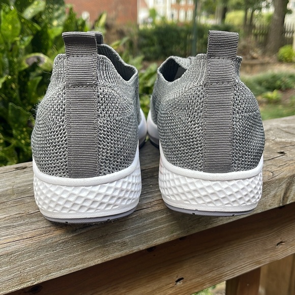 Tommy Bahama Women’s Flint Knit Jogger Memory Foam Slip On Sneakers -Sz 10 - Picture 3 of 7